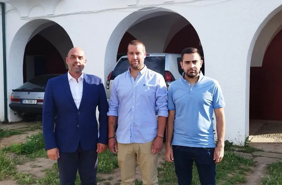 Foto 2 - Manuel Juli&aacute;n Mart&iacute;nez se estrena como alcalde de &Aacute;gueda