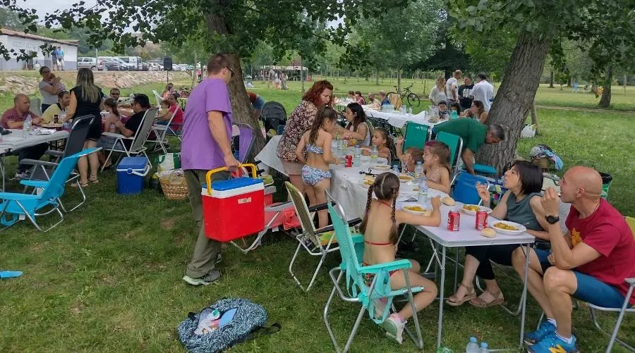 Foto 8 - La AMPA del Colegio Mir&oacute;briga organiza una convivencia para despedir el curso