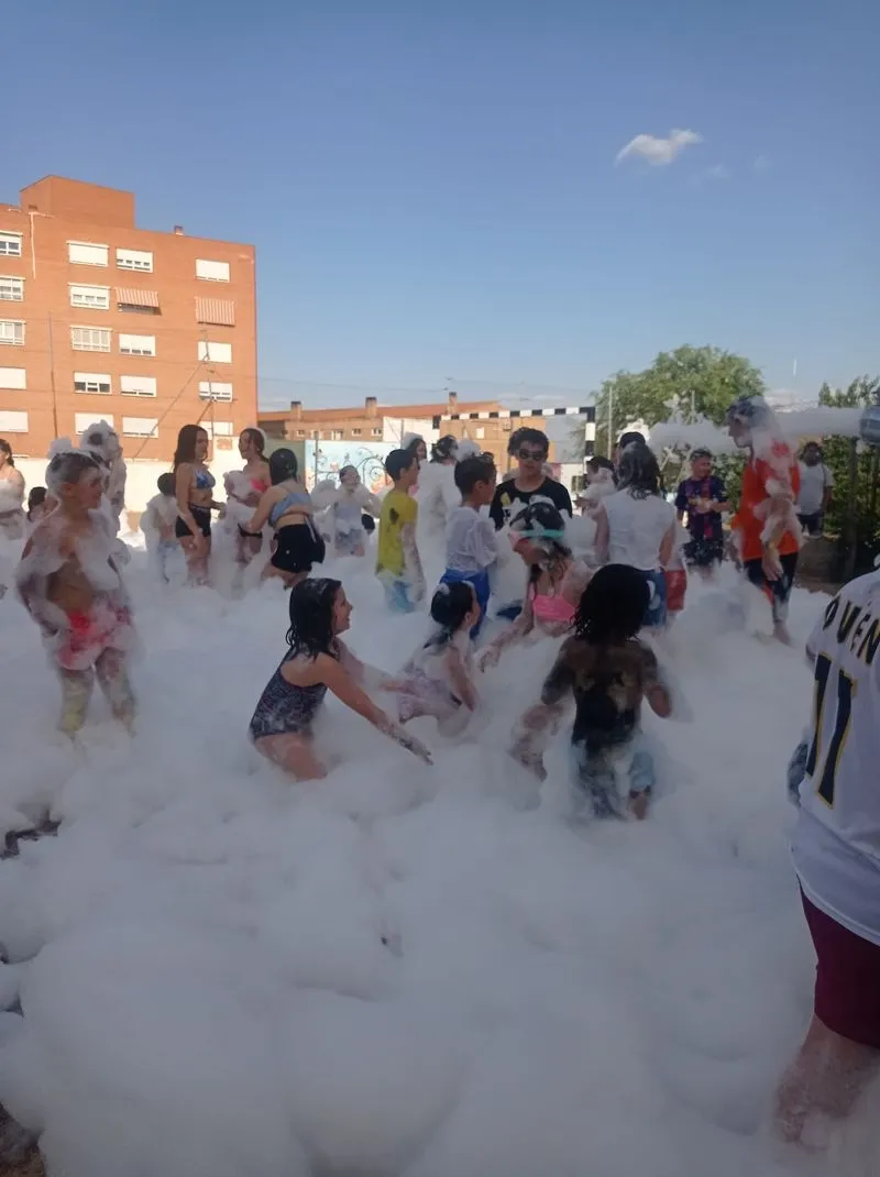 Foto 11 - Gran fiesta del agua en el colegio Antonio Machado para despedir el curso
