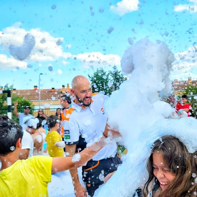 Foto 8 - Gran fiesta del agua en el colegio Antonio Machado para despedir el curso