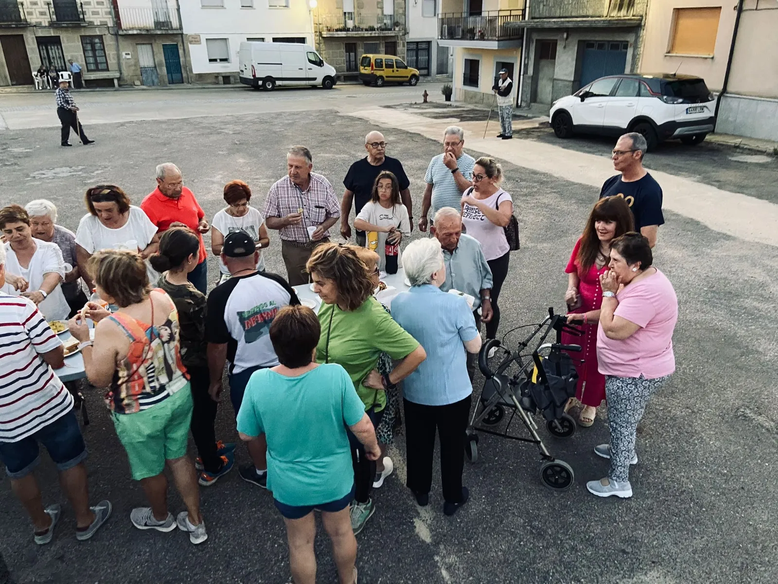 Foto 10 - Vilvestre celebra San Juan con un convite y la tradicional hoguera