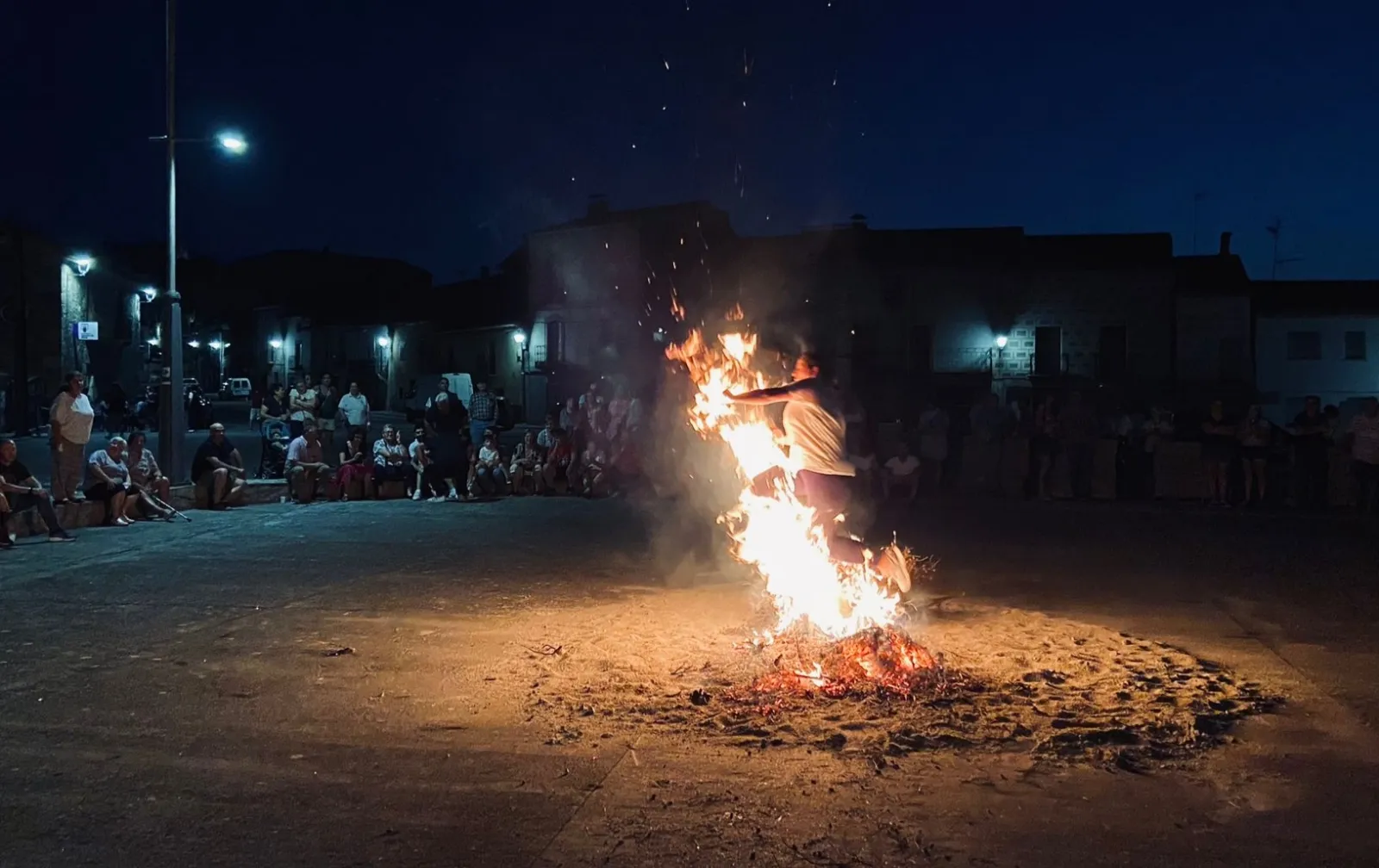 Foto 6 - Vilvestre celebra San Juan con un convite y la tradicional hoguera