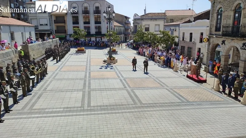 Jura de Bandera para personal civil en Vitigudino / CORRAL Y SÁNCHEZ