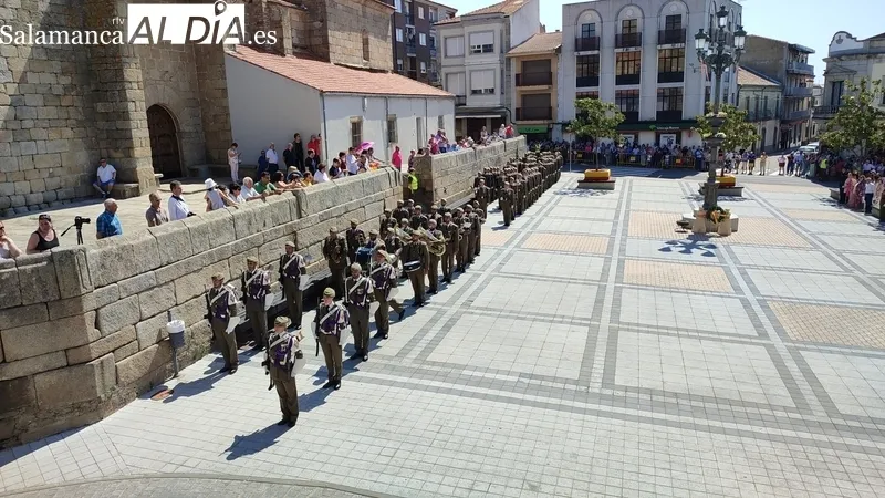 Jura de Bandera para personal civil en Vitigudino / CORRAL Y SÁNCHEZ