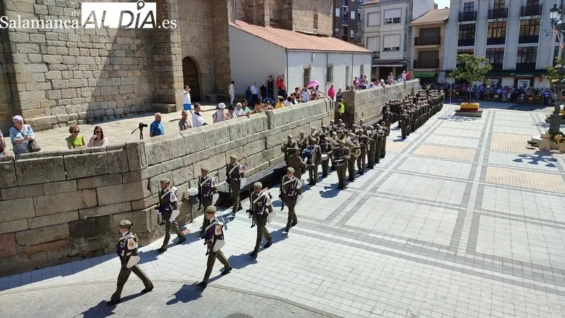 Jura de Bandera para personal civil en Vitigudino / CORRAL Y SÁNCHEZ
