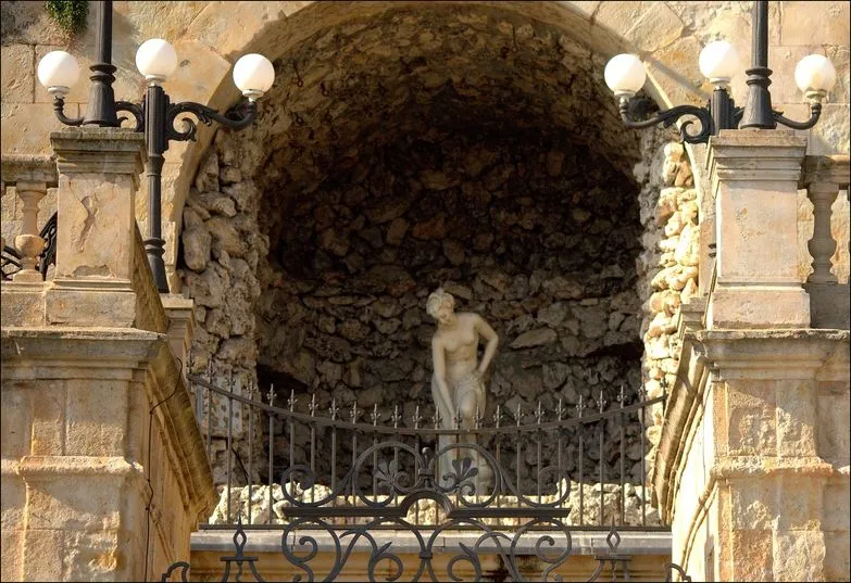 Foto 5 - La fachada sobre el r&iacute;o de La Casa Lis, mirador de sue&ntilde;os