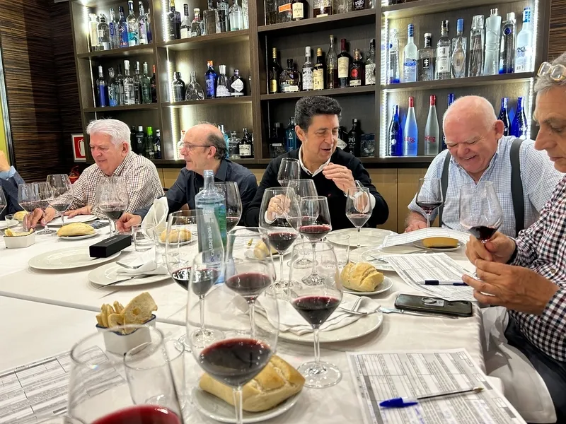 La Asociación enológica Cata Añada califica Dominum crianza 2019, de la DO Sierra de Salamanca / FOTOS Y VÍDEO: JAVIER BRAGADO