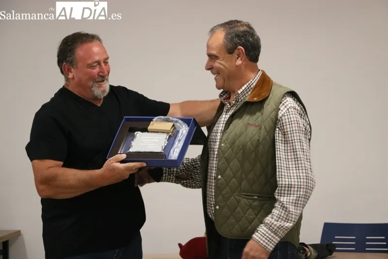 Homenaje a los cazadores del Proyecto In Memorian ‘Agustín Agudo Sánchez’ / CORRAL