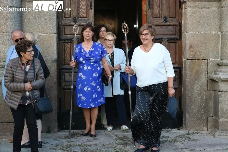 La Cofradía Sacramental Villa de Vitigudino celebraba las Vísperas con las hermanas Ascensión y Marí Carmen Sevillano Sánchez como mayordomas / CORRAL 