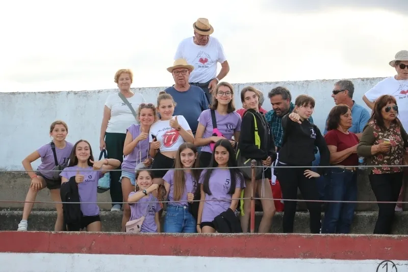 Clase práctica de los alumnos de la Escuela de Tauromaquia en El Cubo de Don Sancho / CORRAL
