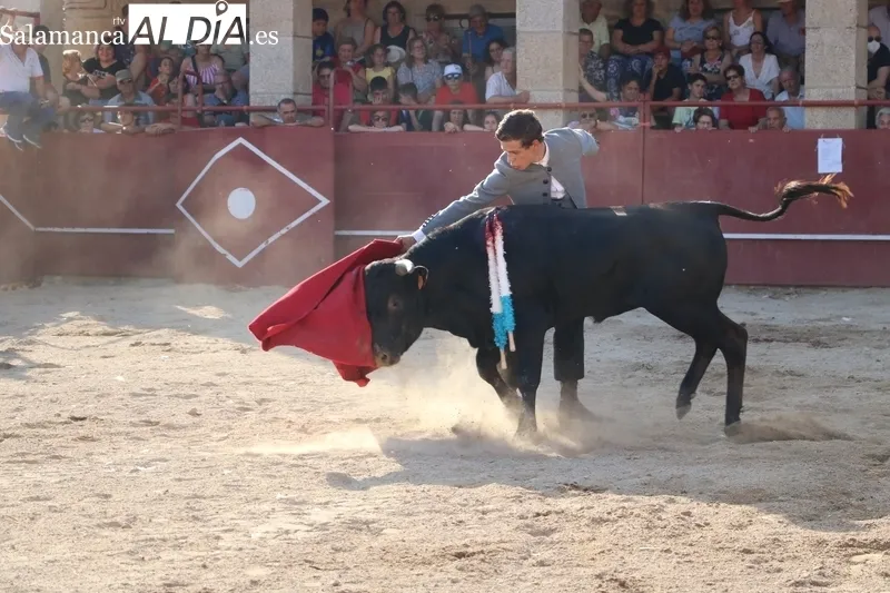 Buena tarde de toros en Bogajo para despedir las fiestas de San Juan  / CORRAL