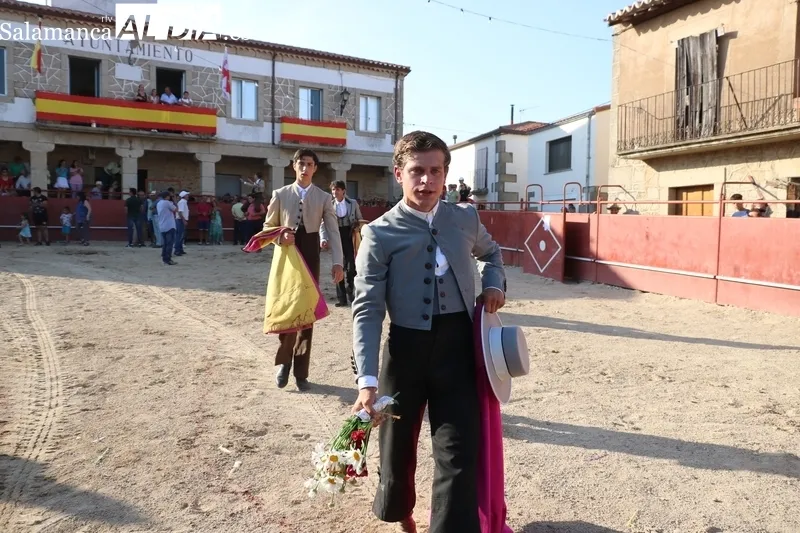 Buena tarde de toros en Bogajo para despedir las fiestas de San Juan  / CORRAL