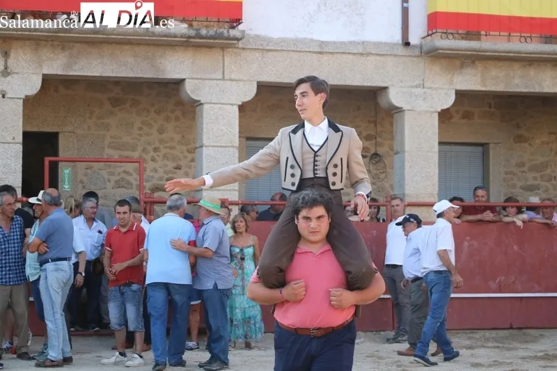 Buena tarde de toros en Bogajo para despedir las fiestas de San Juan  / CORRAL