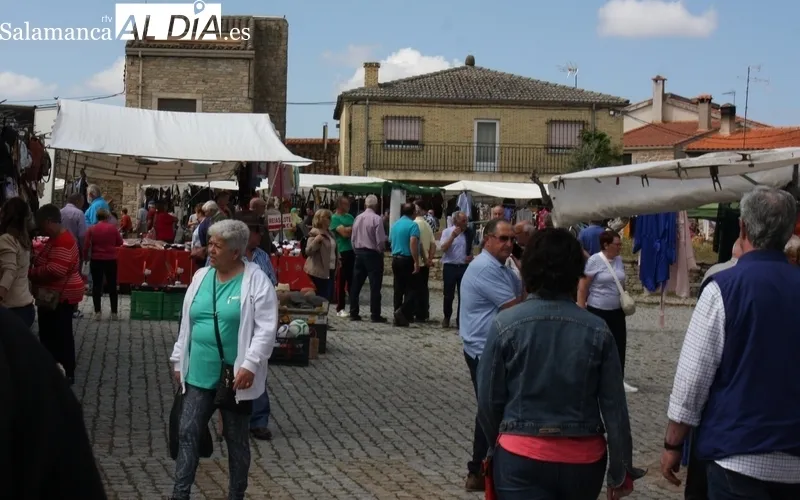 Mercadillo portugués en Trabanca de este primer domingo de junio de 2023