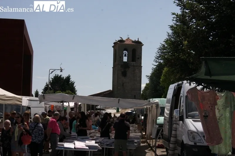 Mercadillo portugués en Trabanca de este primer domingo de junio de 2023