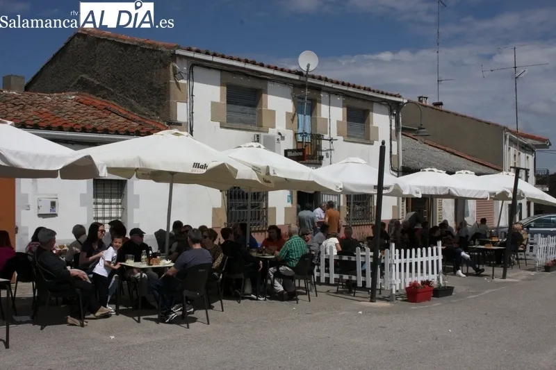 Mercadillo portugués en Trabanca de este primer domingo de junio de 2023