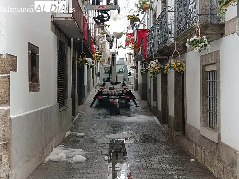 Foto 2 - B&eacute;jar empieza a recuperar la normalidad tras la granizada