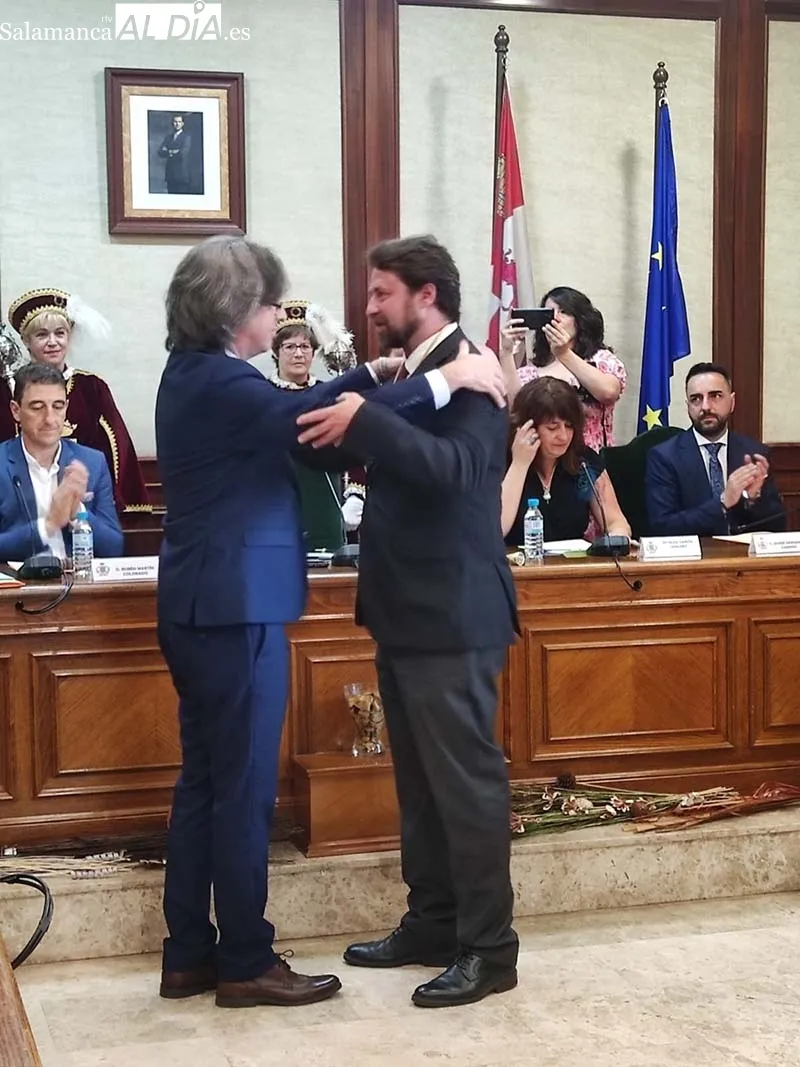 Foto 5 - Luis Francisco Mart&iacute;n toma posesi&oacute;n como nuevo alcalde de B&eacute;jar