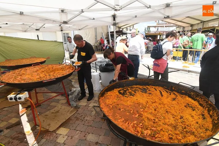 Paella popular fin corpus La Fuente/ Fotos: Adrián M.Pastor