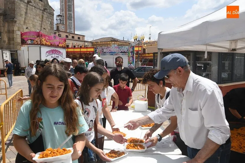 Paella popular fin corpus La Fuente/ Fotos: Adrián M.Pastor