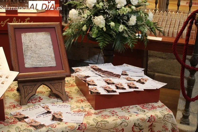 Foto 4 - Presentaci&oacute;n del sello y tarjeta prefranqueada en conmemoraci&oacute;n del A&ntilde;o Jubilar Teresiano