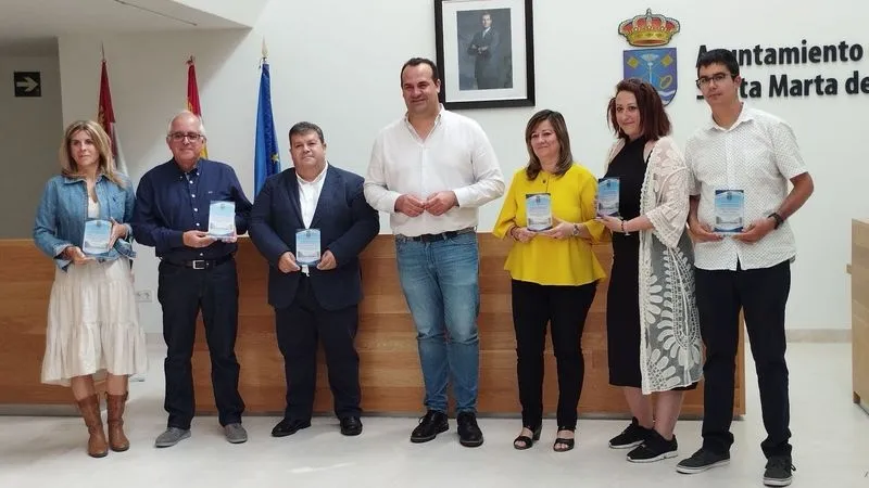 Foto 2 - Reconocimiento especial a los siete concejales que no siguen en el Ayuntamiento de Santa Marta