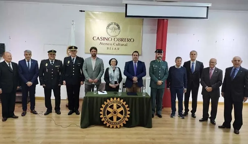 Foto 2 - El Rotary Club de B&eacute;jar entreg&oacute; el Premio Servir