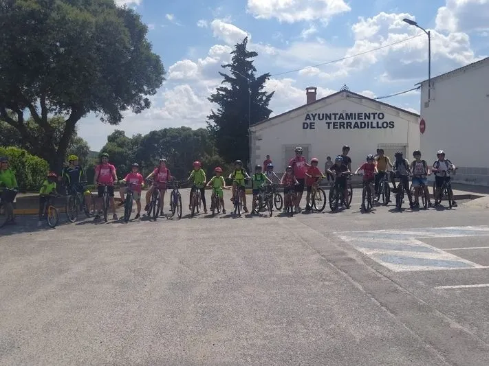 Foto 3 - Ruta en bici de los alumnos del Colegio Rafael Alberti