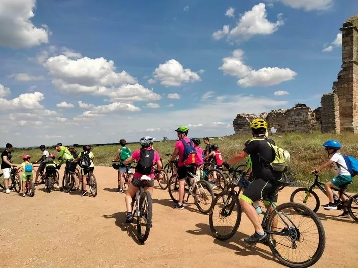 Foto 2 - Ruta en bici de los alumnos del Colegio Rafael Alberti