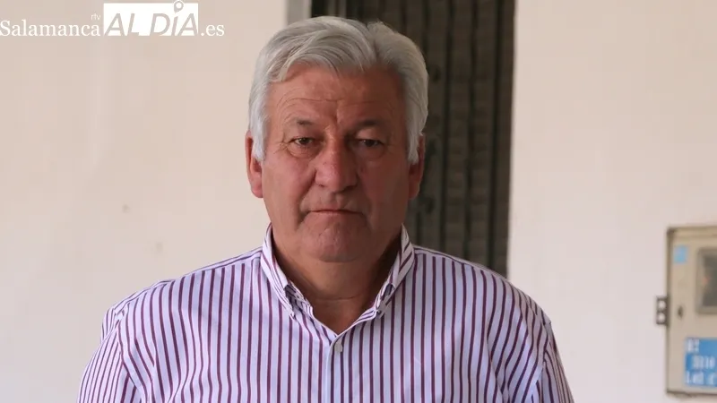 Teófilo Vicente, alcalde de Villar de Peralonso en su sexta legislatura como regidor / CORRAL