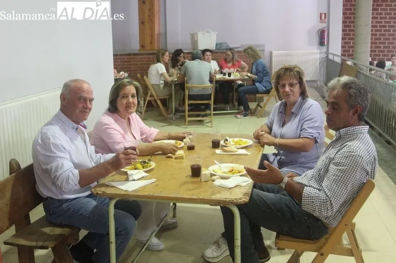 Foto 6 - En El Cubo de Don Sancho se despiden del Corpus con una rica paella