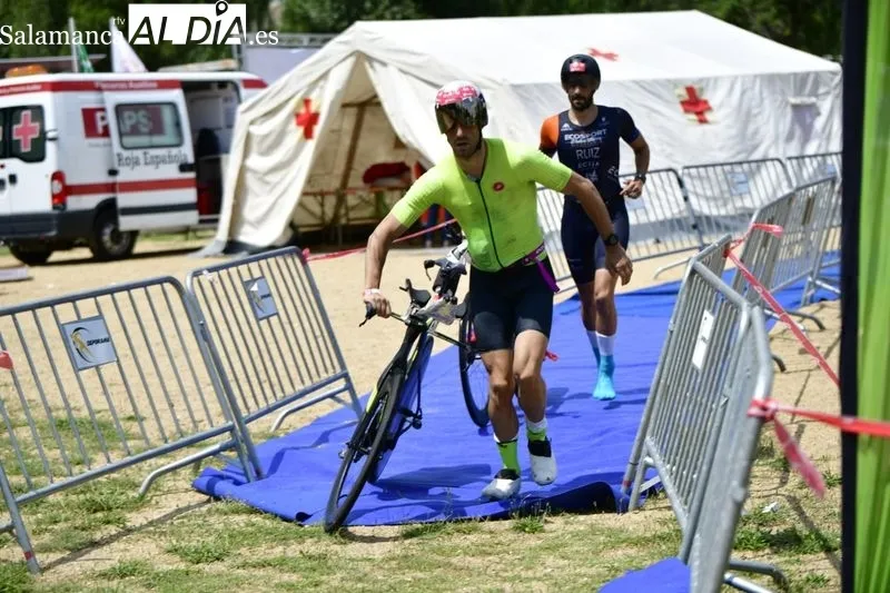 Foto 18 - Marta S&aacute;nchez y Fernando Zorrilla logran dos victorias de oro en el Nacional de Triatl&oacute;n de Salamanca