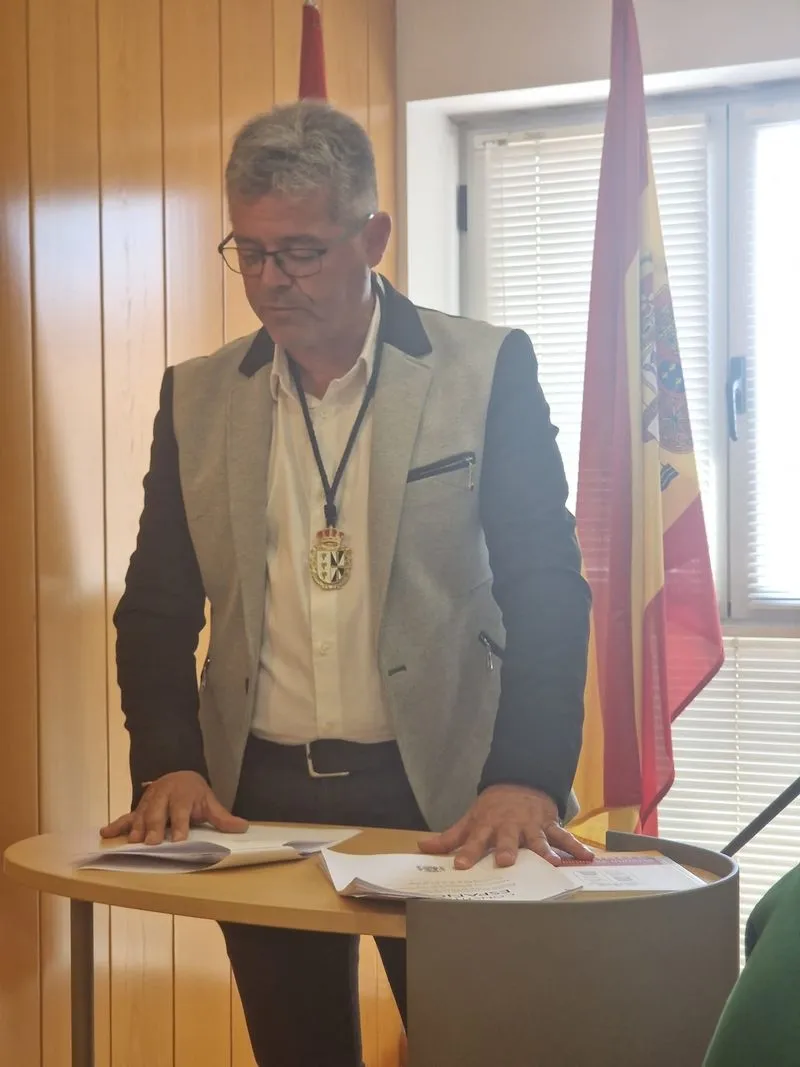 Foto 3 - Manuel Hern&aacute;ndez reelegido alcalde de Do&ntilde;inos