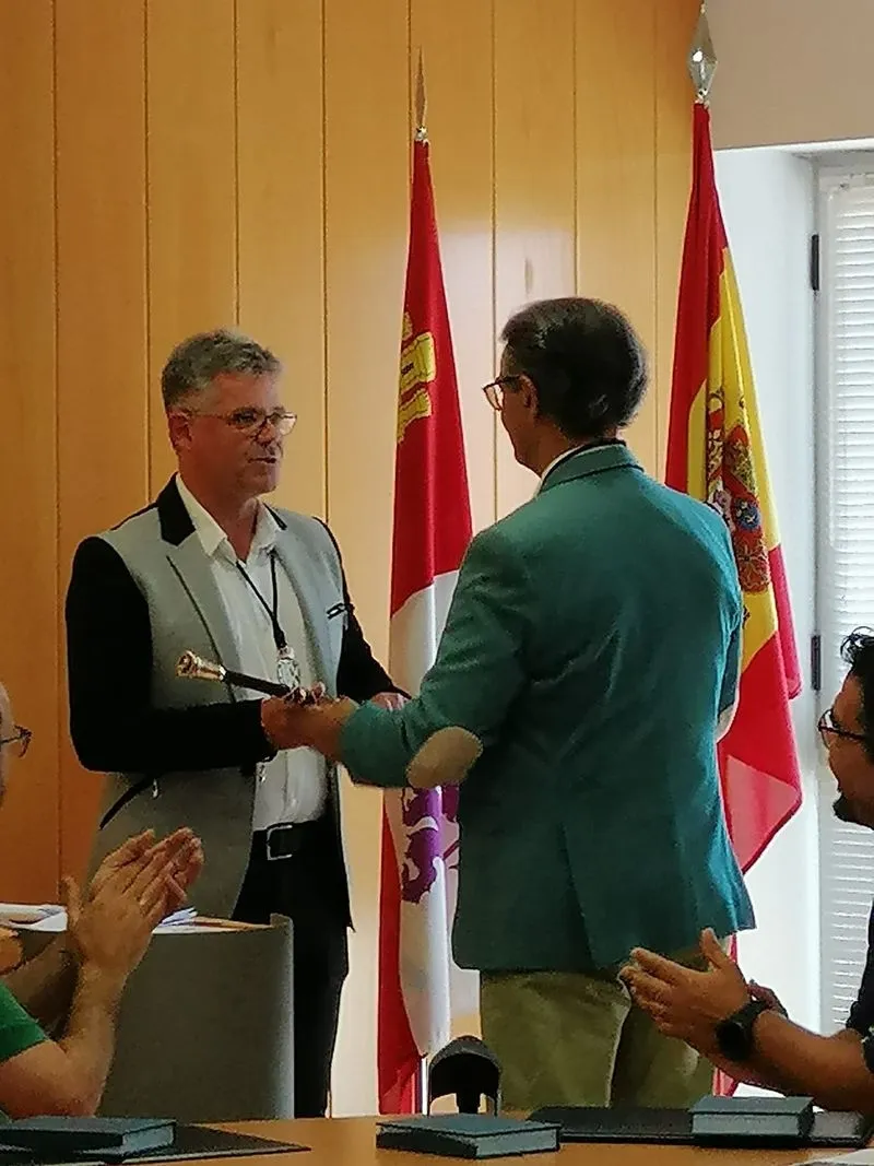 Foto 2 - Manuel Hern&aacute;ndez reelegido alcalde de Do&ntilde;inos