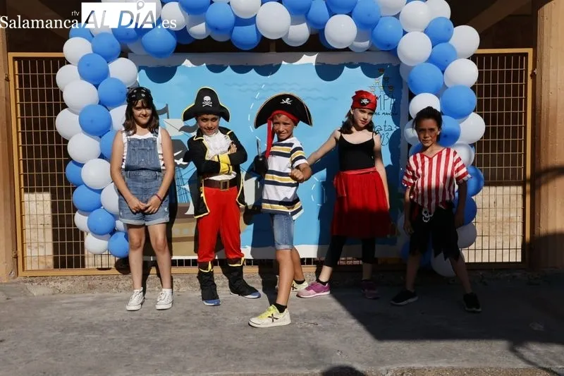 Foto 14 - El CEIP Padre Manj&oacute;n se disfraza para marcharse de vacaciones