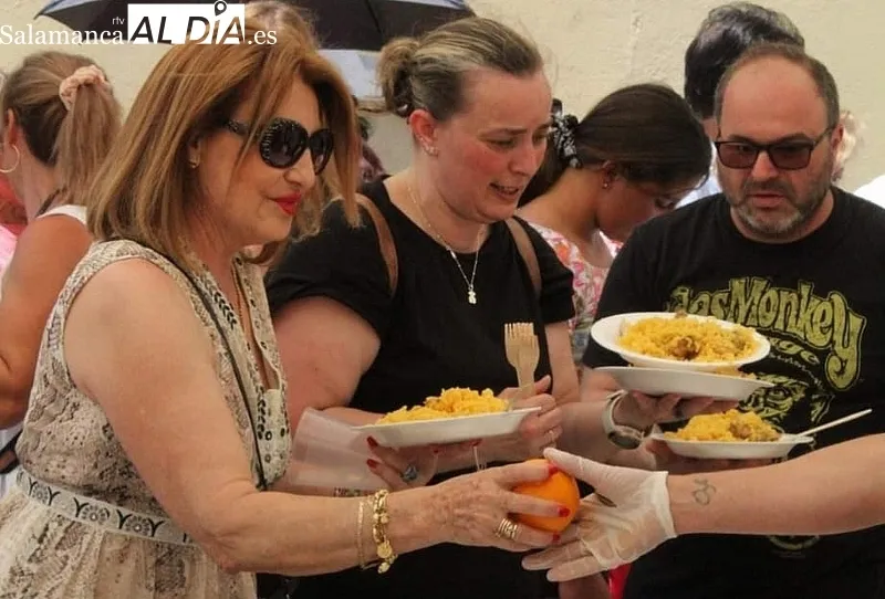 Organizada en tiempo récord, la I Feria Agroalimentaria de Corporario acogía una quincena de expositores  