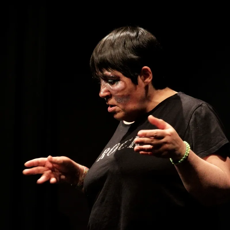 Actuación en Monleras del grupo de teatro y danza de Asprodes Vitigudino que dirige Raquel García Sevillano