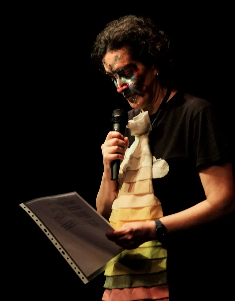 Actuación en Monleras del grupo de teatro y danza de Asprodes Vitigudino que dirige Raquel García Sevillano