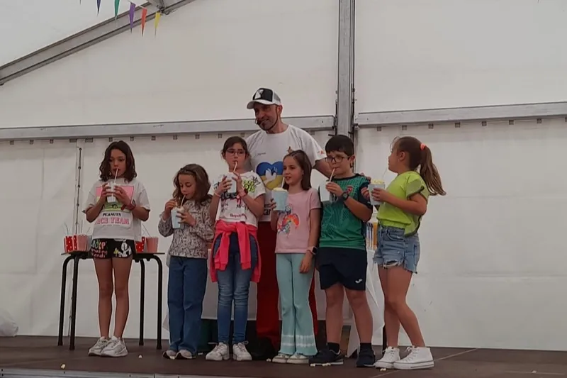 Teo Marcos ofrecía un taller de coctelería en El Campo de Peñaranda