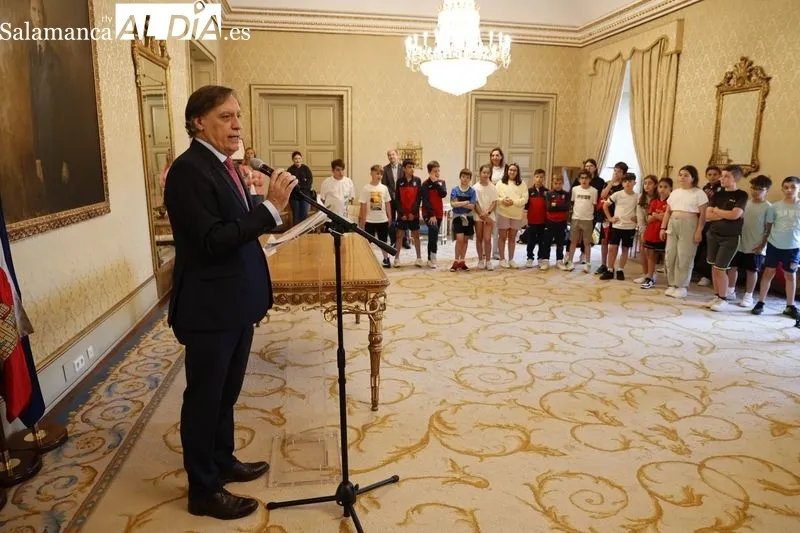 Recepción en el Ayuntamiento de los ganadores del concurso ‘Aula de Patrimonio’ de Salamanca y de Santiago de Compostela. Foto de David Sañudo