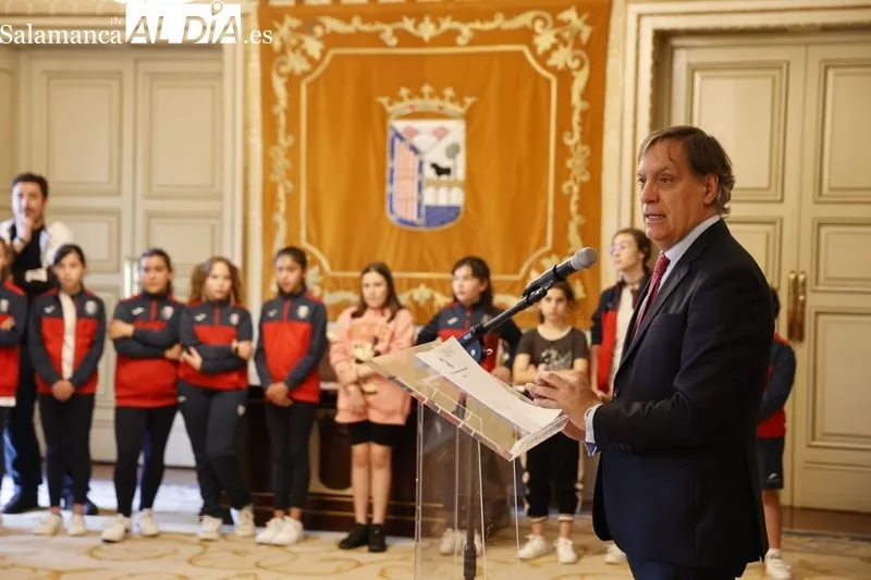 Recepción en el Ayuntamiento de los ganadores del concurso ‘Aula de Patrimonio’ de Salamanca y de Santiago de Compostela. Foto de David Sañudo