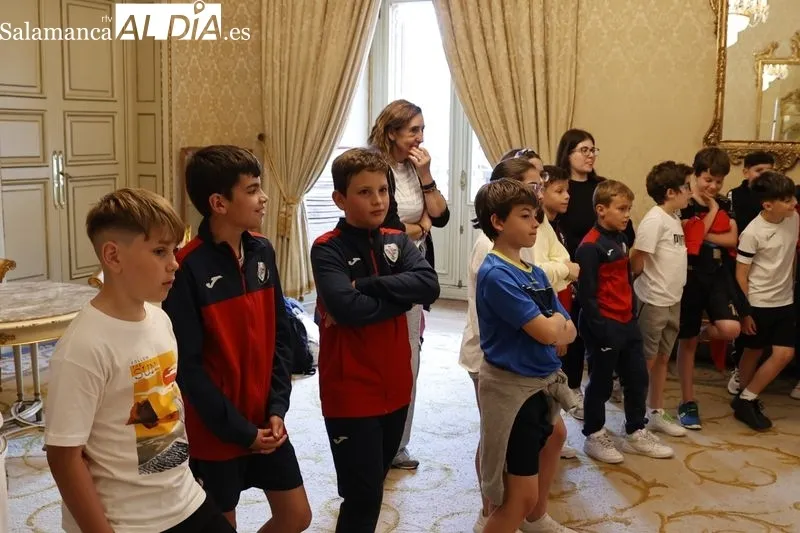 Recepción en el Ayuntamiento de los ganadores del concurso ‘Aula de Patrimonio’ de Salamanca y de Santiago de Compostela. Foto de David Sañudo
