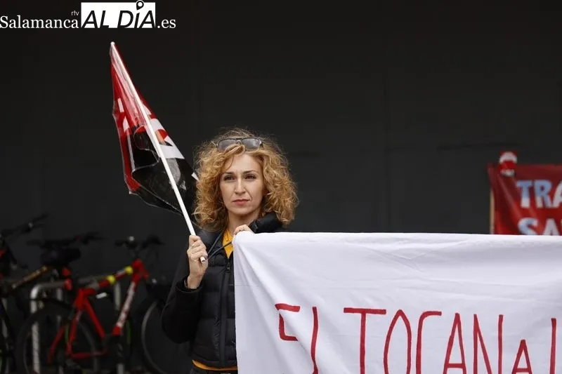 Concentración de la CGT en la Delegación de la Junta en Salamanca. Foto de David Sañudo