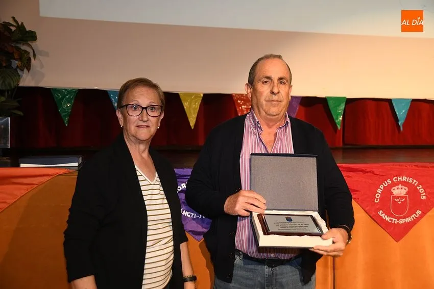 Homenaje a mayores y niños en el Corpus de Sanctis / Fotos: Adrián M.Pastor