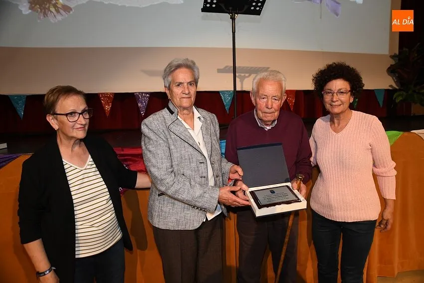 Homenaje a mayores y niños en el Corpus de Sanctis / Fotos: Adrián M.Pastor