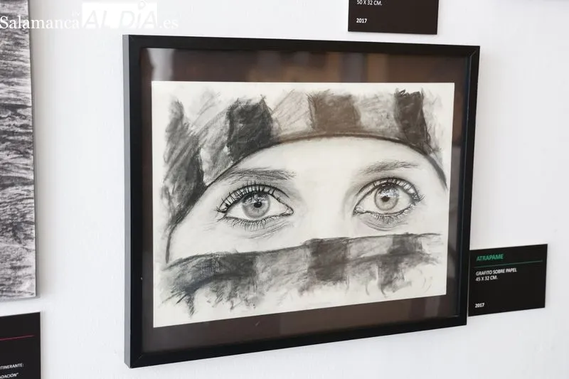 La concejala de Familia e Igualdad de Oportunidades, Miryam Rodríguez, visita junto a la Fundación AFIM la exposición ‘Respira’. Foto de David Sañudo