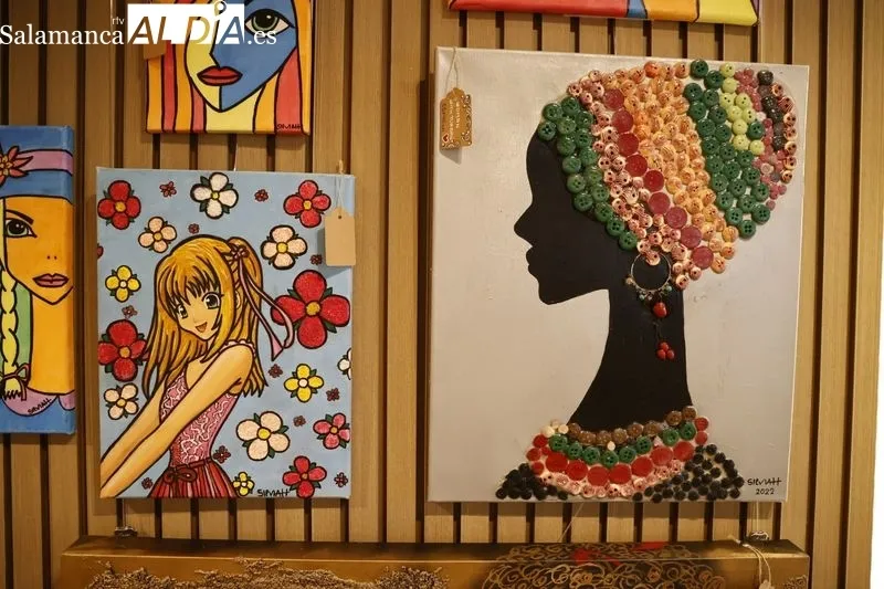 Exposición 'Pinceladas multicolor' de Silvia Herrero en las cafeterías del Hospital Universitario y del Virgen de la Vega. Foto de David Sañudo