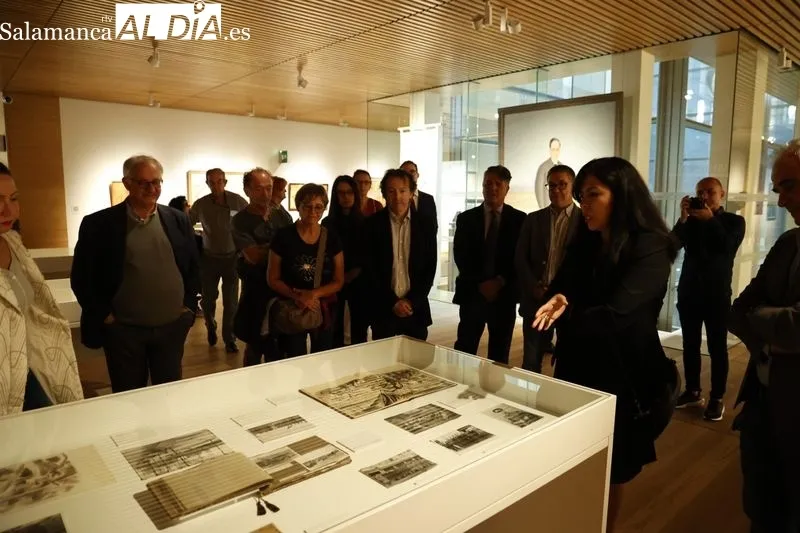 Inauguración en el Centro Documental de Memoria Histórica, ubicado en la plaza de los Bandos, de la exposición temporal ‘Mirada y presencia: obras del exilio republicano español en México’. Foto de David Sañudo