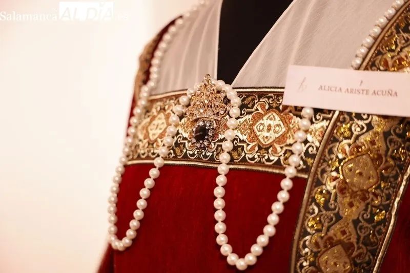 Exposición 'La moda del Siglo de Oro Español' en la Sala Garcigrande de Unicaja en Plaza de los Bandos. Foto de David Sañudo