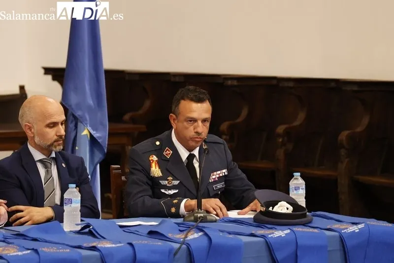 Graduación de alumnos y entrega de Alas de la Escuela de Pilotos Adventia en el Colegio Fonseca